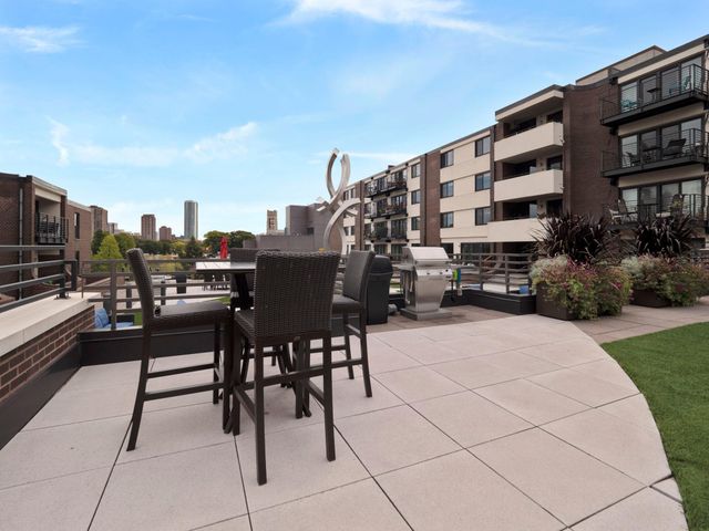 48 Groveland Terrace B103, Minneapolis, MN 55403