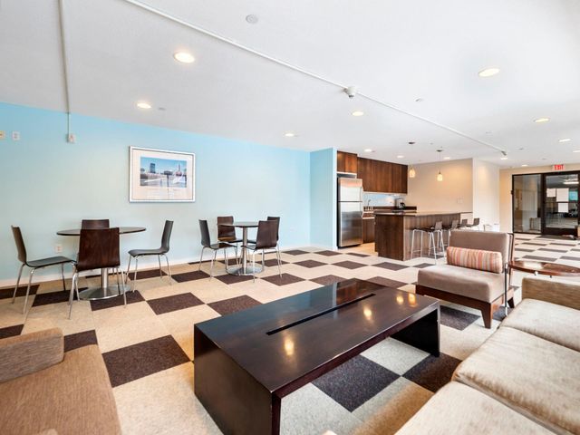 48 Groveland Terrace B103, Minneapolis, MN 55403