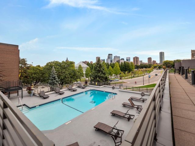 48 Groveland Terrace B103, Minneapolis, MN 55403