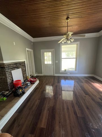 1341 Veterans Pkwy, Murfreesboro, TN 37128