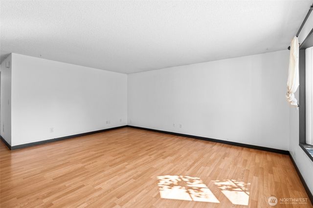 988 Ridgeway Drive, Oak Harbor, WA 98277