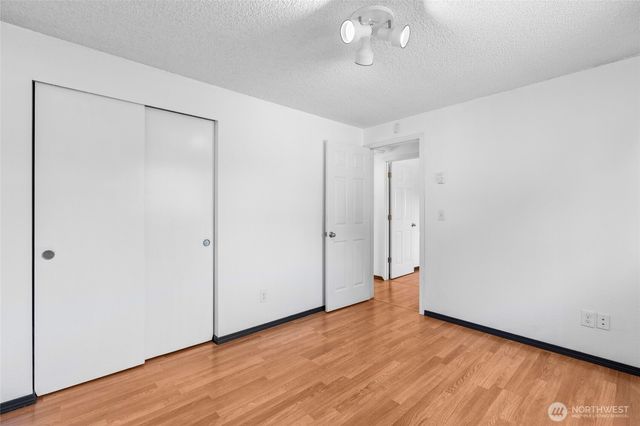988 Ridgeway Drive, Oak Harbor, WA 98277
