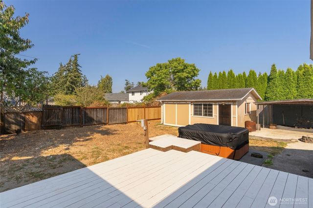 988 Ridgeway Drive, Oak Harbor, WA 98277