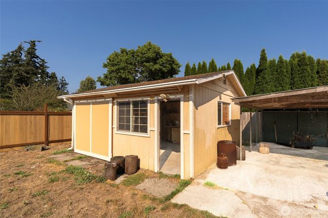 988 Ridgeway Drive, Oak Harbor, WA 98277
