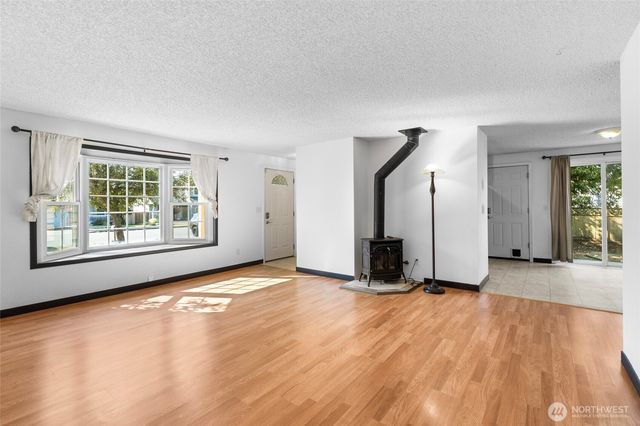 988 Ridgeway Drive, Oak Harbor, WA 98277