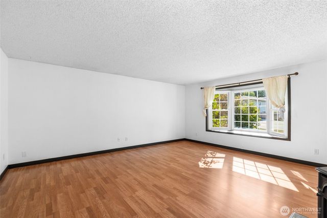 988 Ridgeway Drive, Oak Harbor, WA 98277