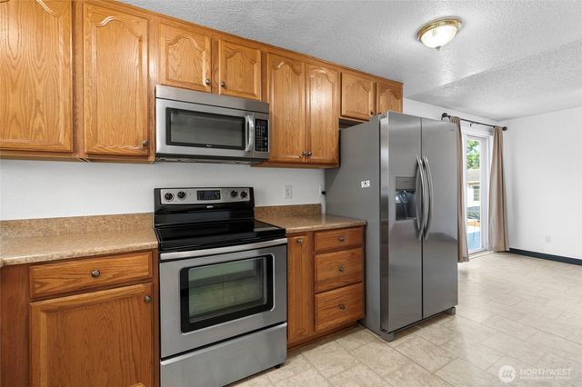 988 Ridgeway Drive, Oak Harbor, WA 98277