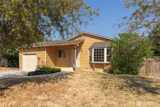 988 Ridgeway Drive, Oak Harbor, WA 98277