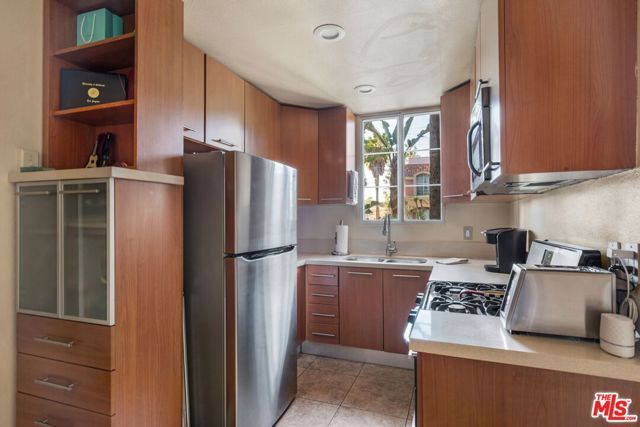 7100 La Tijera Boulevard B101, Los Angeles, CA 90045