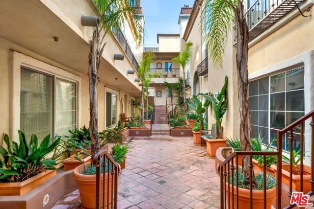 7100 La Tijera Boulevard B101, Los Angeles, CA 90045