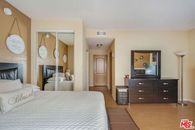 7100 La Tijera Boulevard B101, Los Angeles, CA 90045