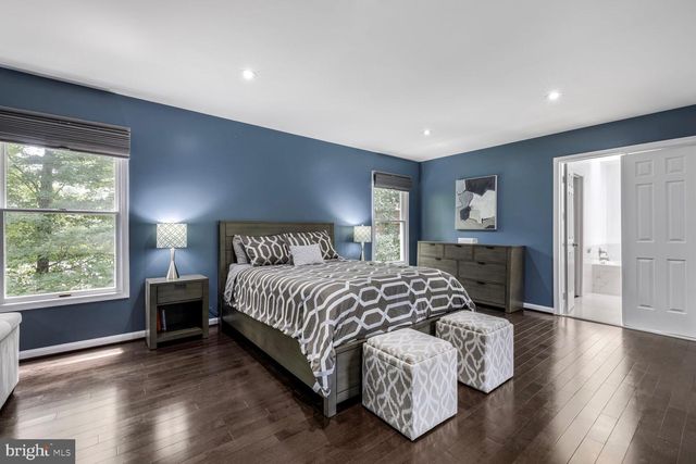 1128 HALESWORTH DR, Rockville, MD 20854