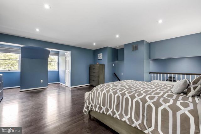 1128 HALESWORTH DR, Rockville, MD 20854