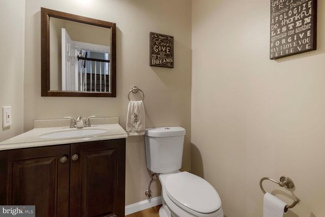 1128 HALESWORTH DR, Rockville, MD 20854