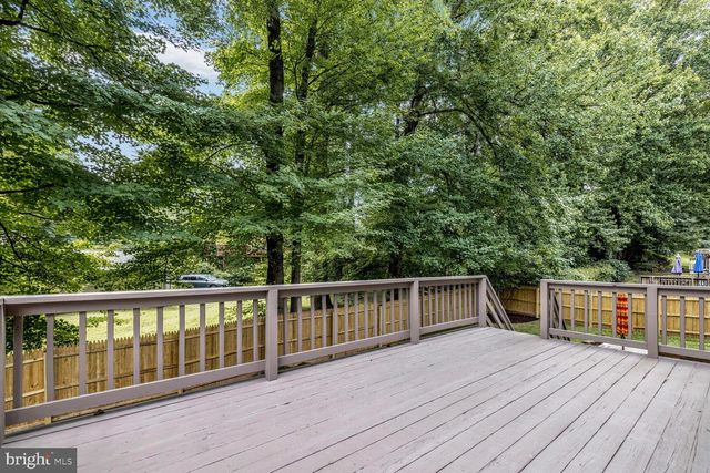 1128 HALESWORTH DR, Rockville, MD 20854