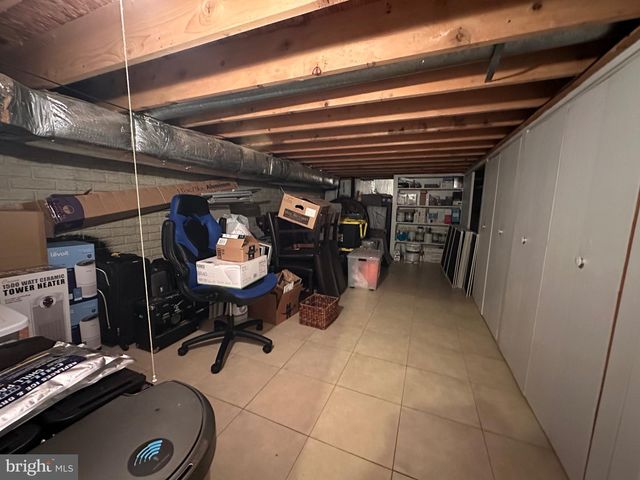 1128 HALESWORTH DR, Rockville, MD 20854