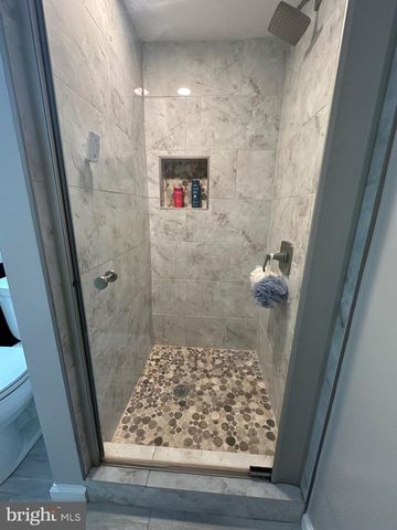 1128 HALESWORTH DR, Rockville, MD 20854