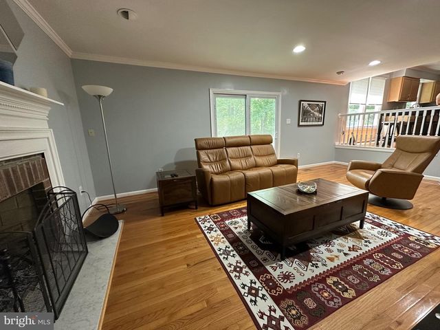 1128 HALESWORTH DR, Rockville, MD 20854