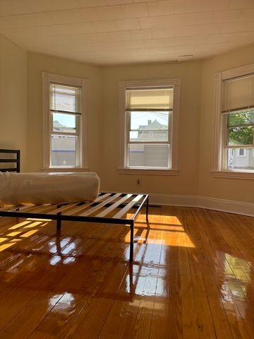 11 Wellingston Street 11, Waltham, MA 02451