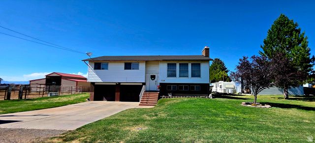 7118 W 5100 S, Hooper, UT 84315