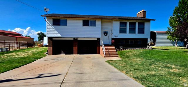 7118 W 5100 S, Hooper, UT 84315