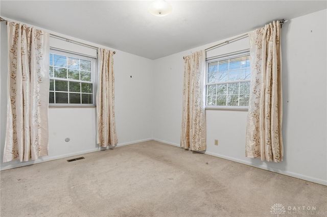 1379 Honeysuckle Drive, Fairborn, OH 45324