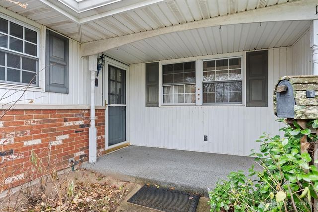 1379 Honeysuckle Drive, Fairborn, OH 45324