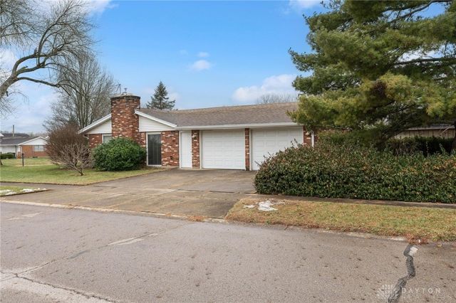 1379 Honeysuckle Drive, Fairborn, OH 45324