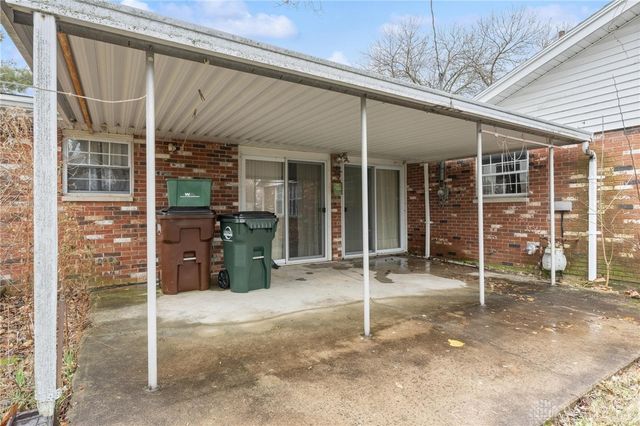 1379 Honeysuckle Drive, Fairborn, OH 45324