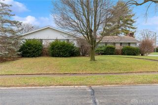 1379 Honeysuckle Drive, Fairborn, OH 45324