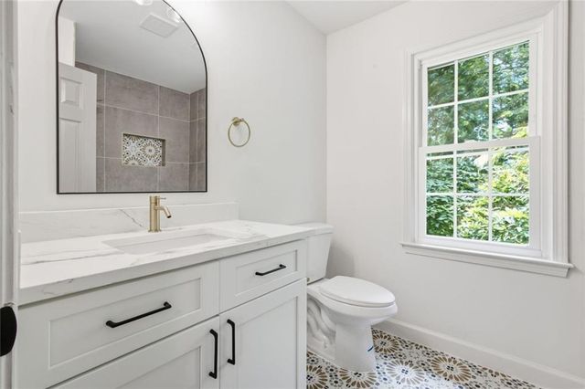 9380 Grace Lake Drive, Douglasville, GA 30135