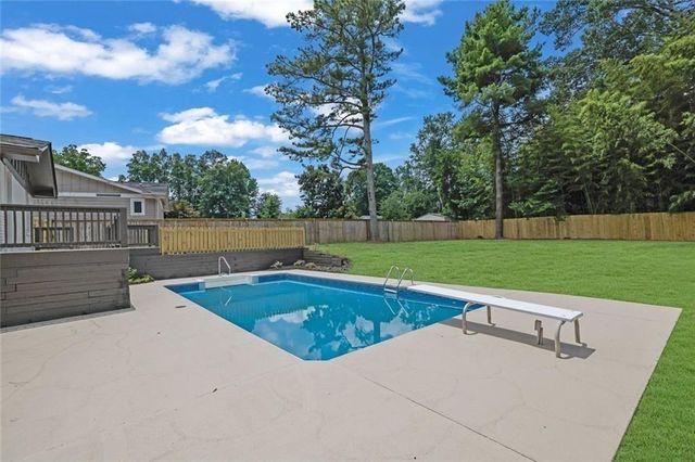 9380 Grace Lake Drive, Douglasville, GA 30135