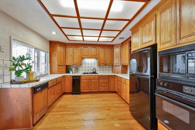 1058 Fleetwood Drive, San Jose, CA 95120