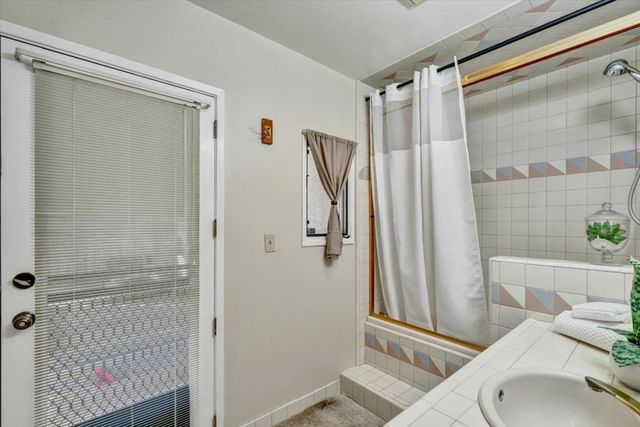 1058 Fleetwood Drive, San Jose, CA 95120