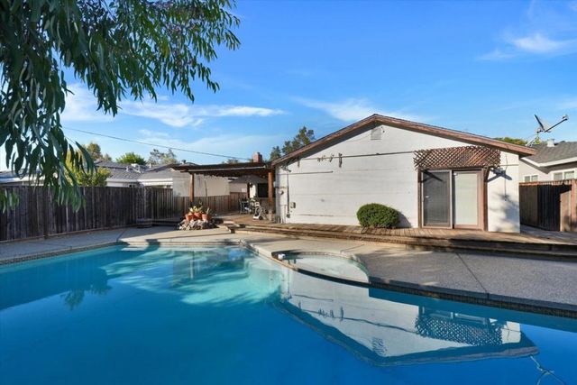 1058 Fleetwood Drive, San Jose, CA 95120