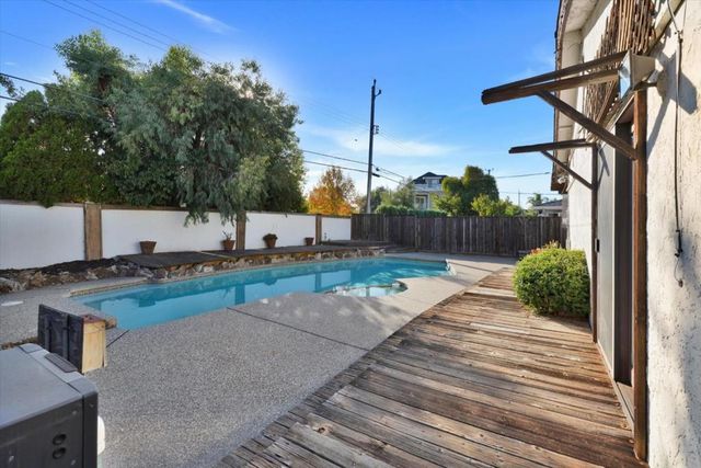1058 Fleetwood Drive, San Jose, CA 95120