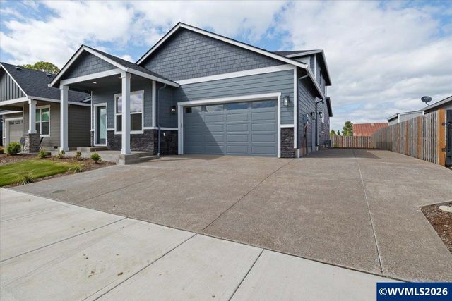 1026 Sassafras St, Independence, OR 97351