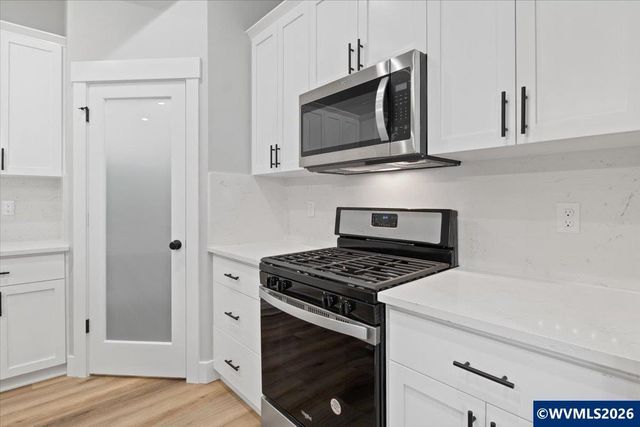 1026 Sassafras St, Independence, OR 97351