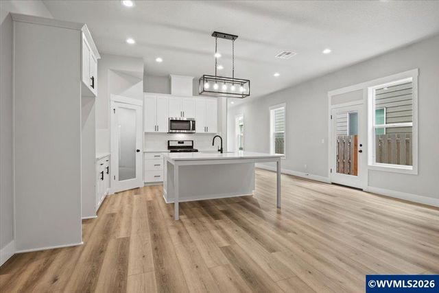 1026 Sassafras St, Independence, OR 97351