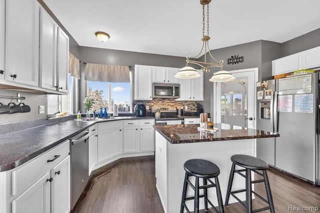 3196 Waldon Ridge Drive, Orion Twp, MI 48359