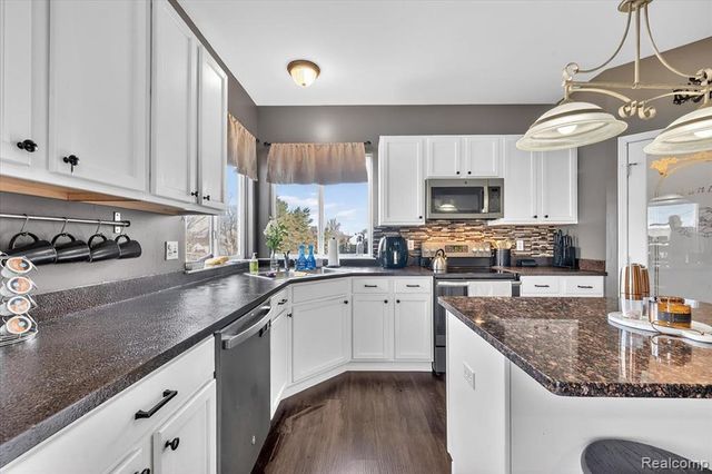 3196 Waldon Ridge Drive, Orion Twp, MI 48359