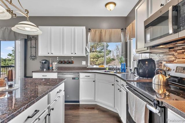 3196 Waldon Ridge Drive, Orion Twp, MI 48359