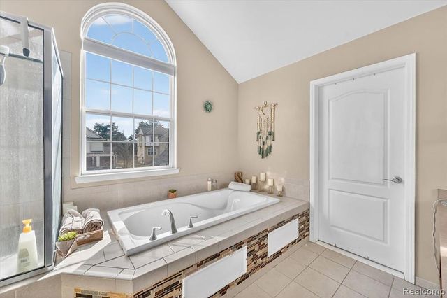 3196 Waldon Ridge Drive, Orion Twp, MI 48359