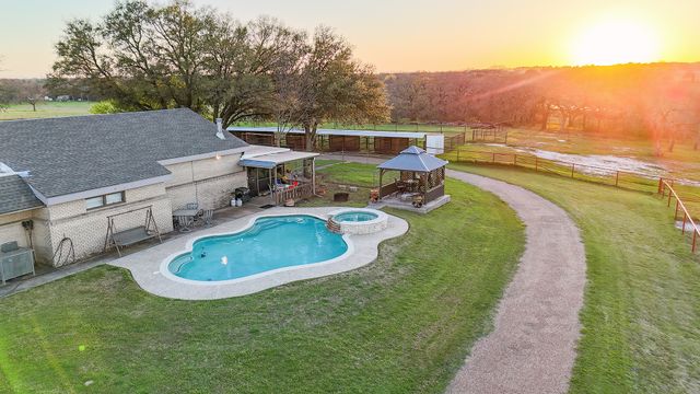 304 Scarlett Road, Weatherford, TX 76087
