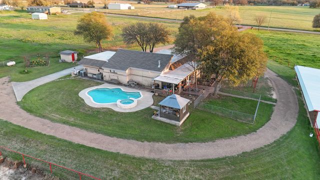 304 Scarlett Road, Weatherford, TX 76087