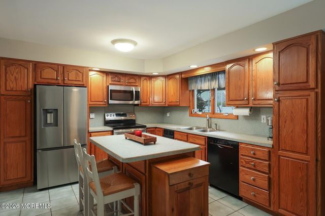 1325 12th Avenue, Toms River, NJ 08757