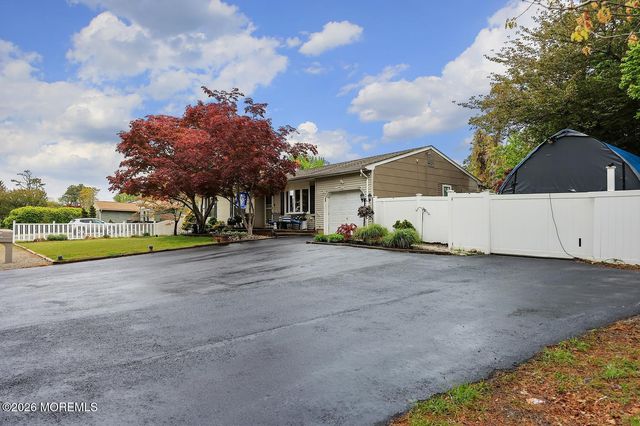 1325 12th Avenue, Toms River, NJ 08757