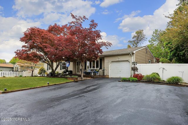 1325 12th Avenue, Toms River, NJ 08757