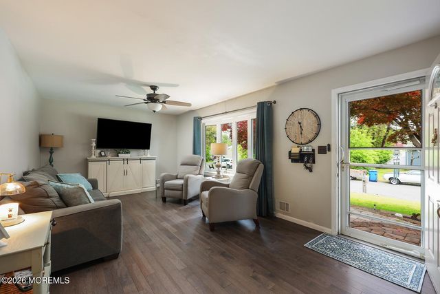 1325 12th Avenue, Toms River, NJ 08757