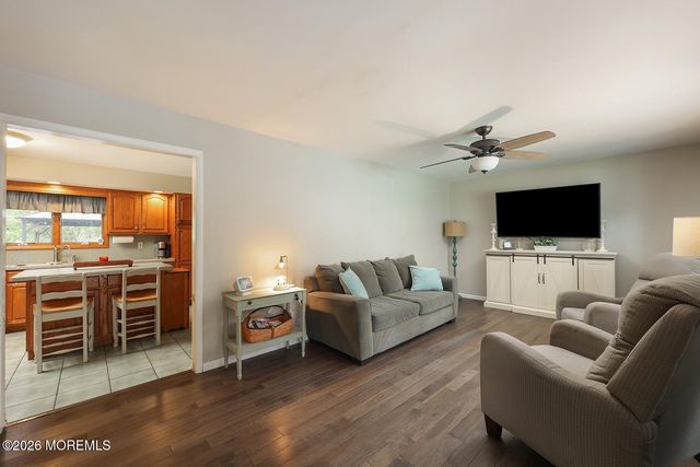 1325 12th Avenue, Toms River, NJ 08757